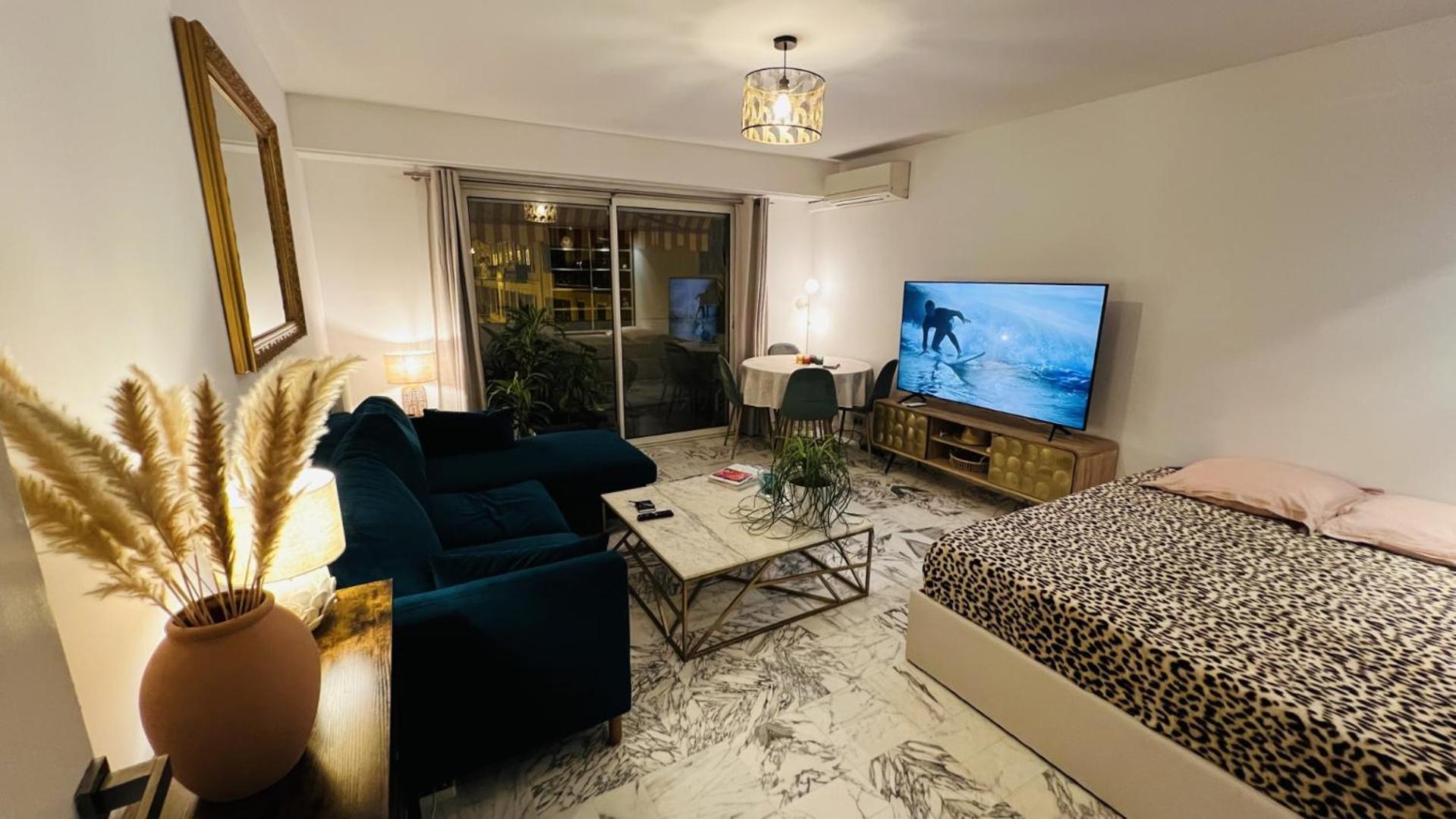 John Homestay Room In 尼斯 外观 照片